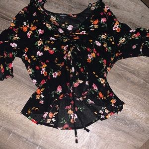 Beautiful Half Sleeve Flowy Shirt Ruffles with Open Stomach Crop. Size Small.